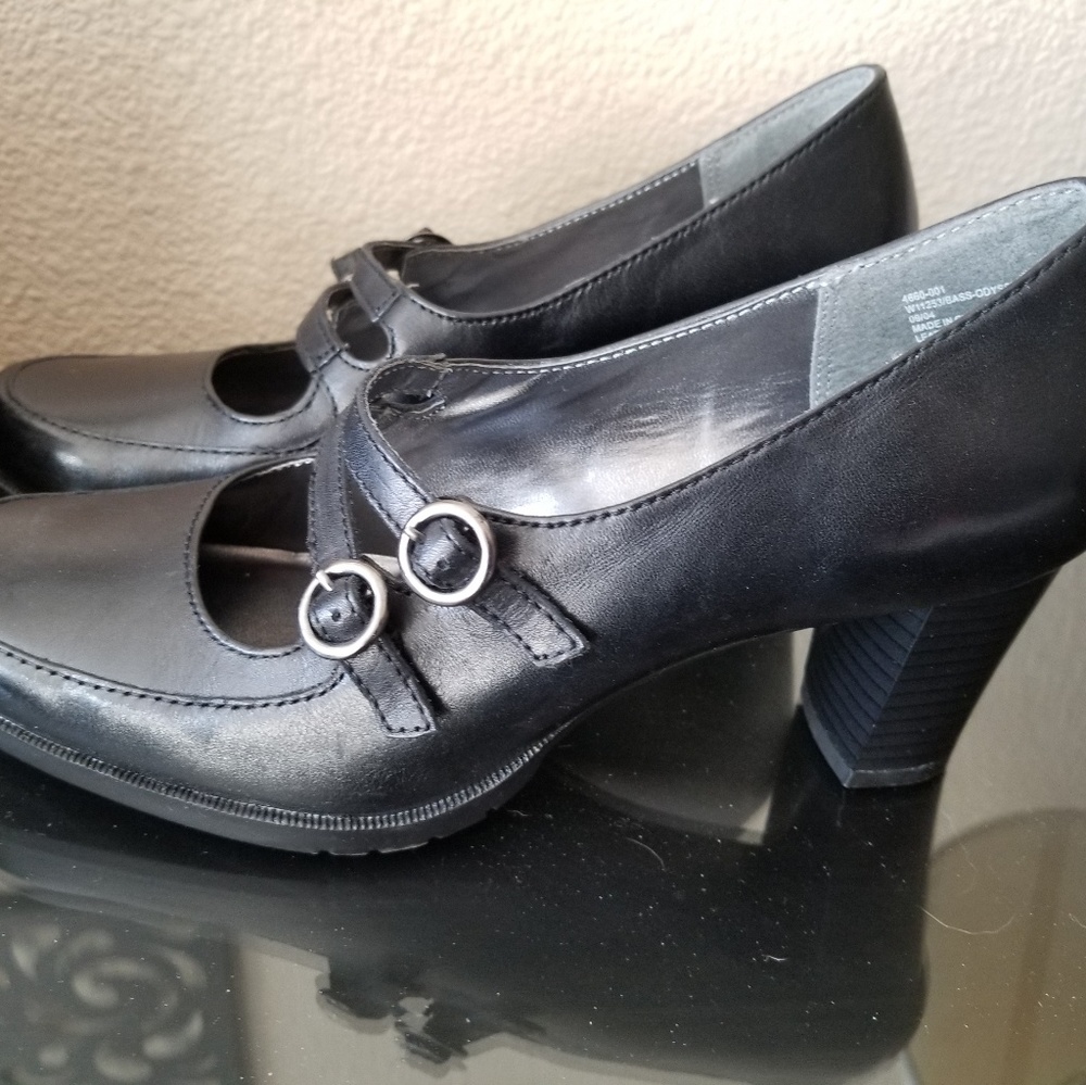 🎀 New Bass Black pump with 2 straps